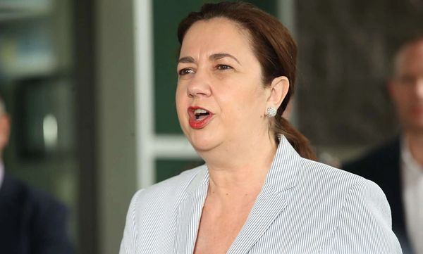 Annastacia Palaszczuk TIGHTENS restrictions at border