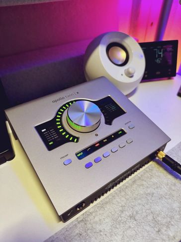 Close up of Apollo Twin X Duo audio interface.