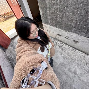 文字的每一筆都充滿生命，突顯寫字人當下的心情，所以我喜歡為紙張添上獨特的靈魂。