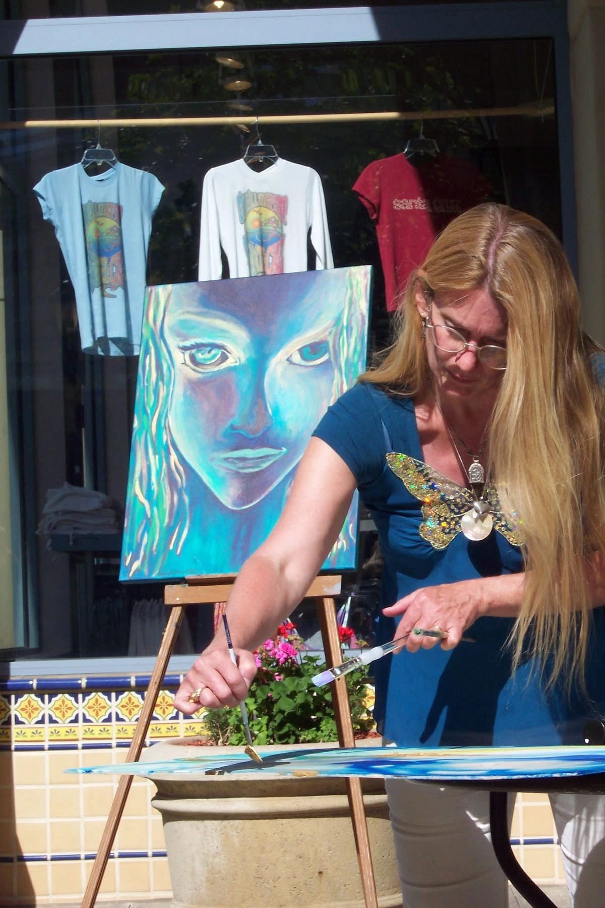 Founder painting “Tribute to the Surfers 2009” at O’Neill’s Downtown Santa Cruz 