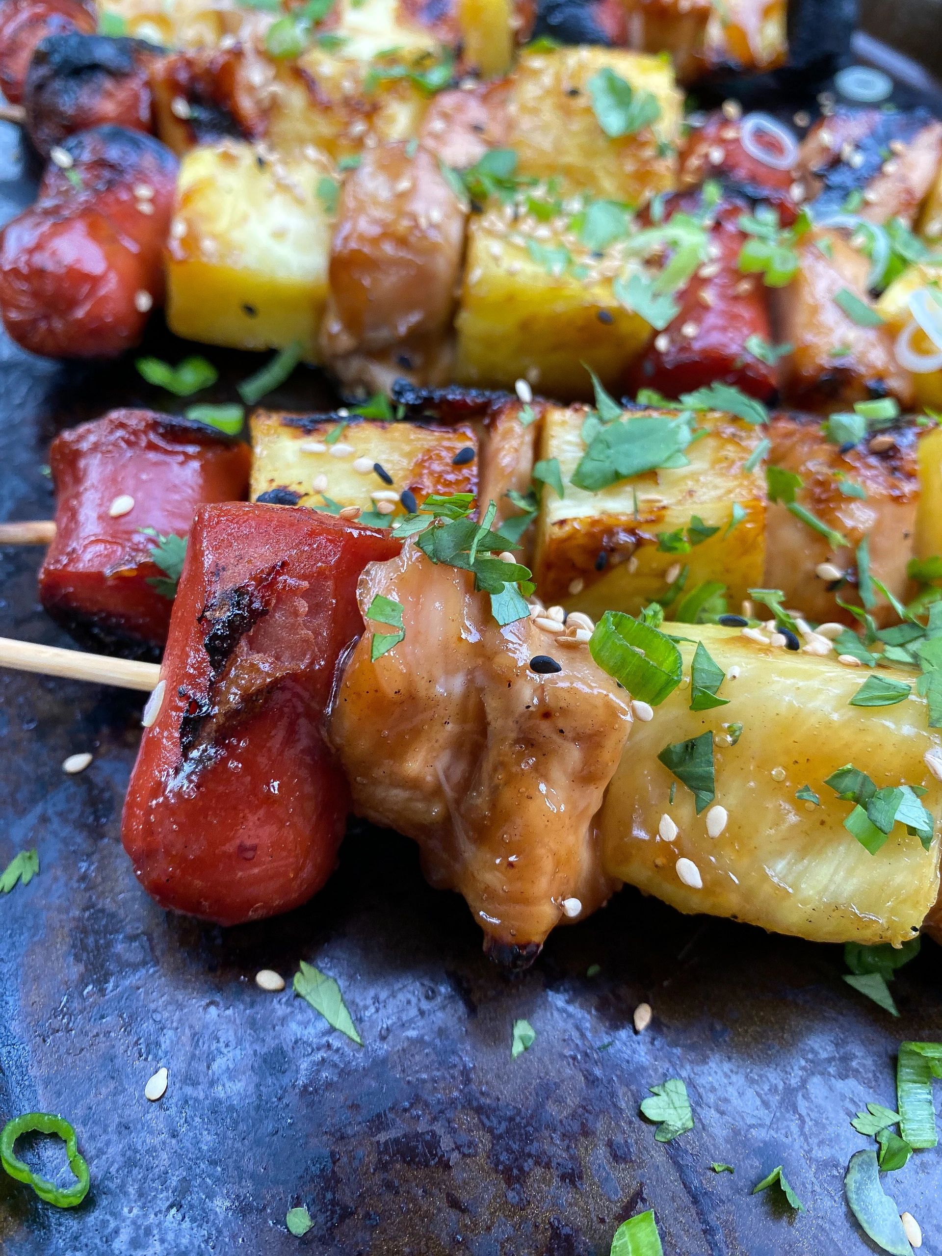 Brochettes de poulet teriyaki à l’ananas