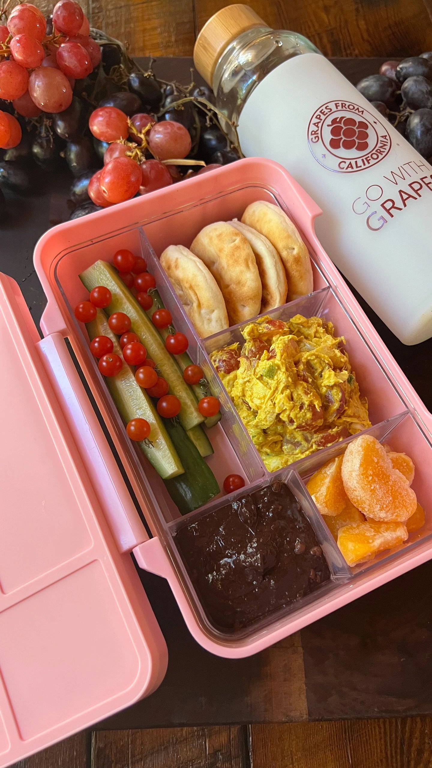 Salade de poulet curry, amandes et raisins