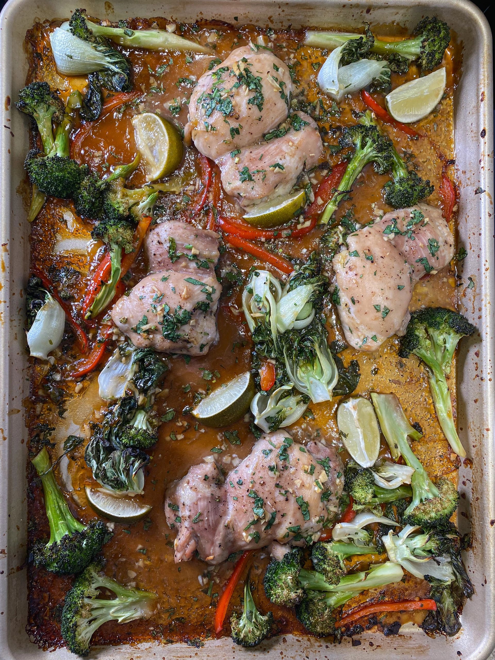 Poulet sur plaque à l’ail, gingembre & miel