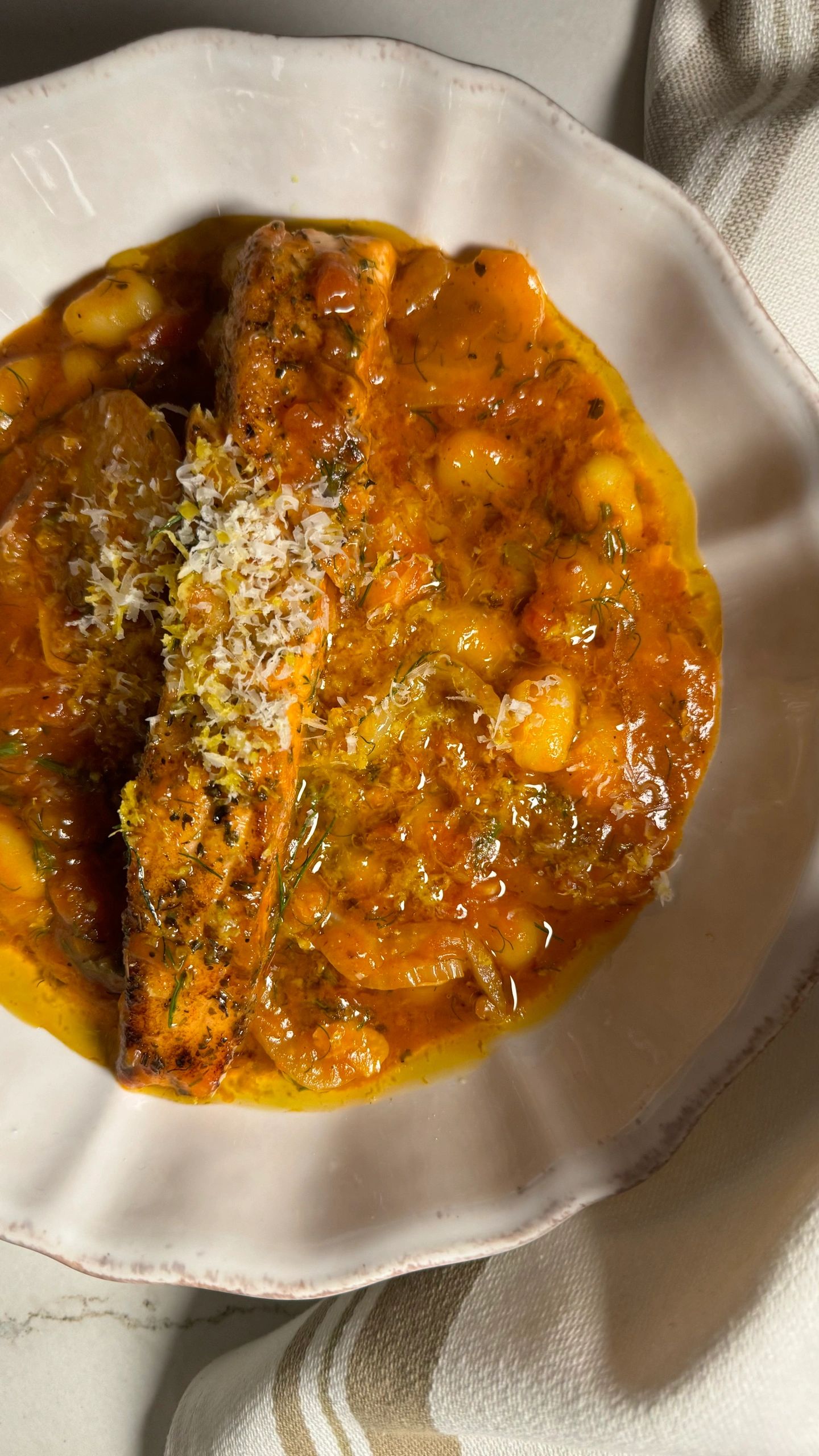 Gnocchis et saumon, sauce tomates et fenouils