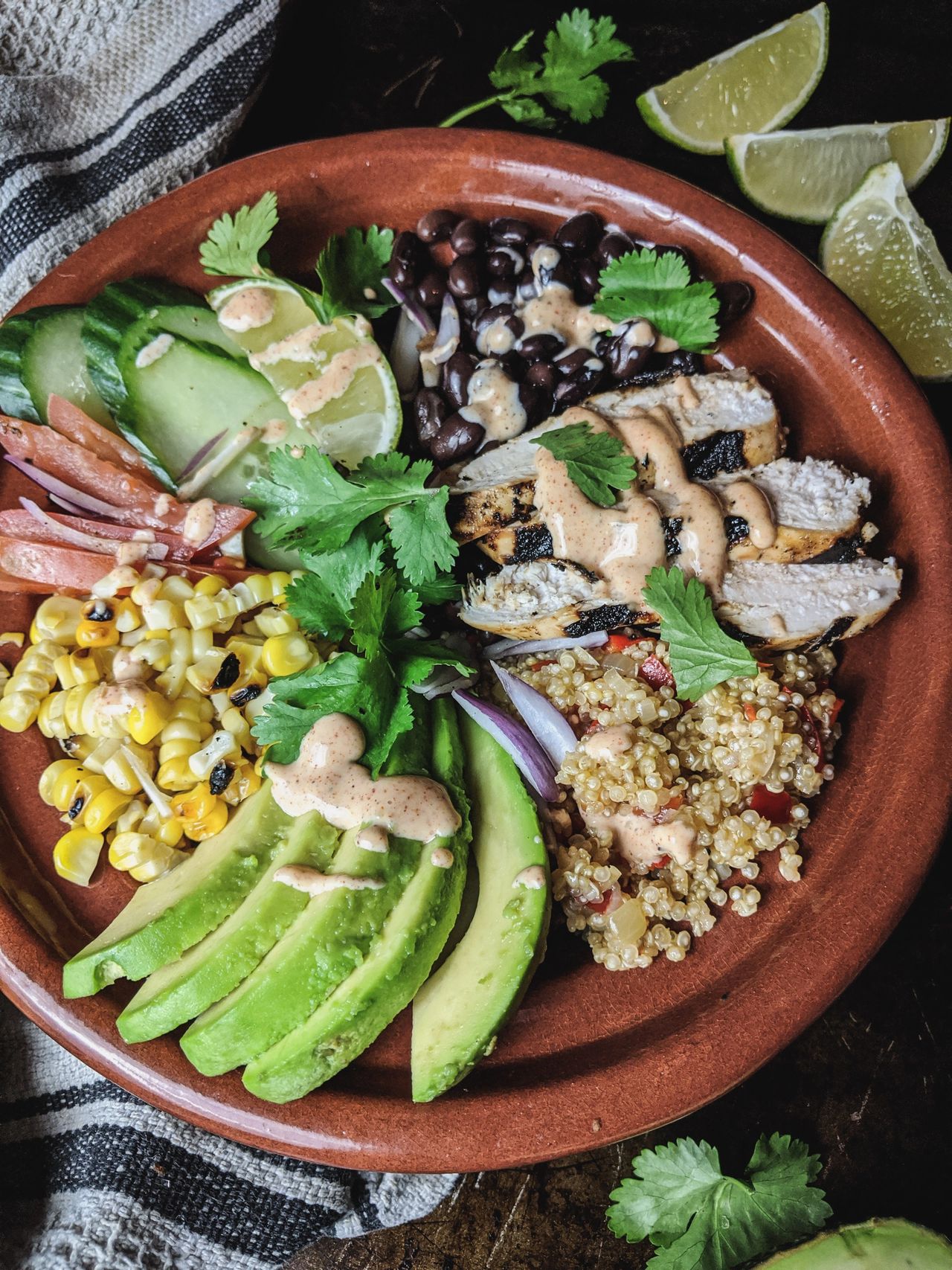 Recette de Plat de quinoa et haricots noirs végétalien