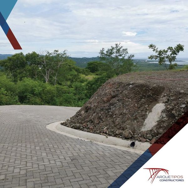 Pavers and driveways
Design Permitting Build Costa Rica