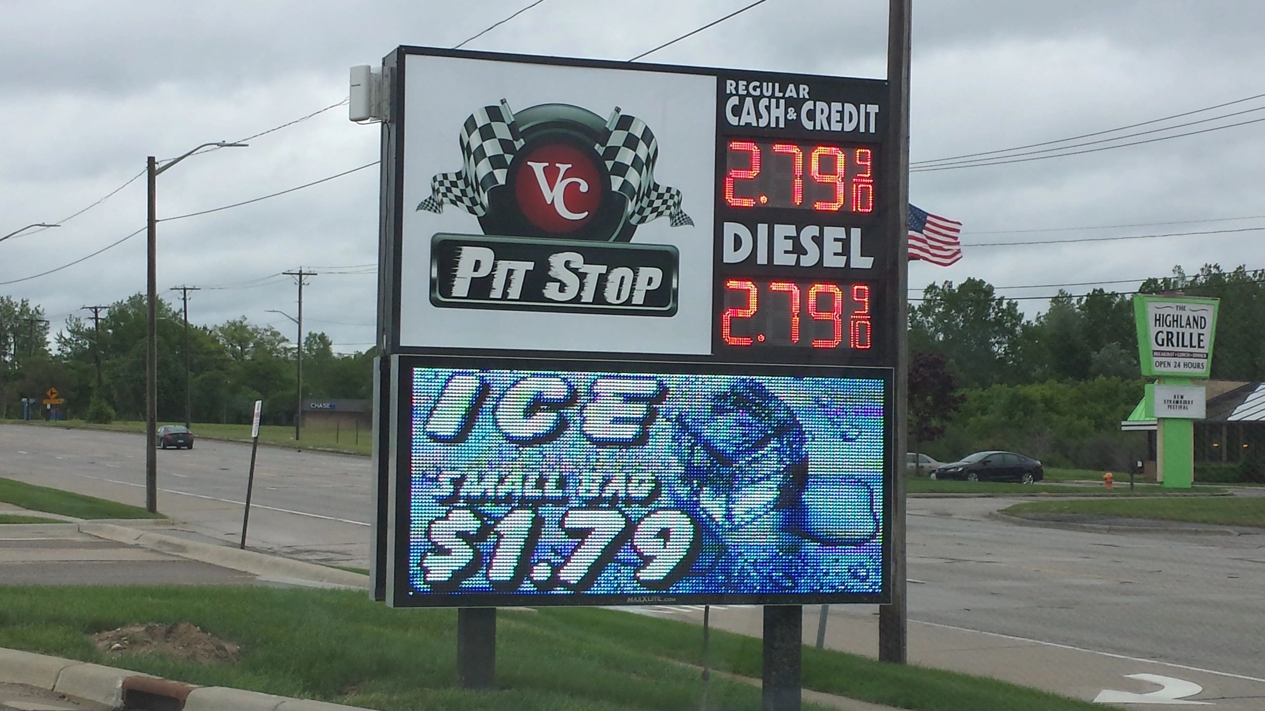 Value Center, Waterford, MI, 16mm Outdoor LED Sign
