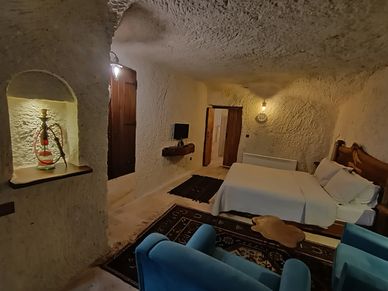 Deluxe Cave Suites Room