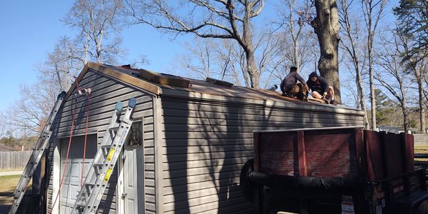 Our team working on roofing and siding services in Central Jersey.