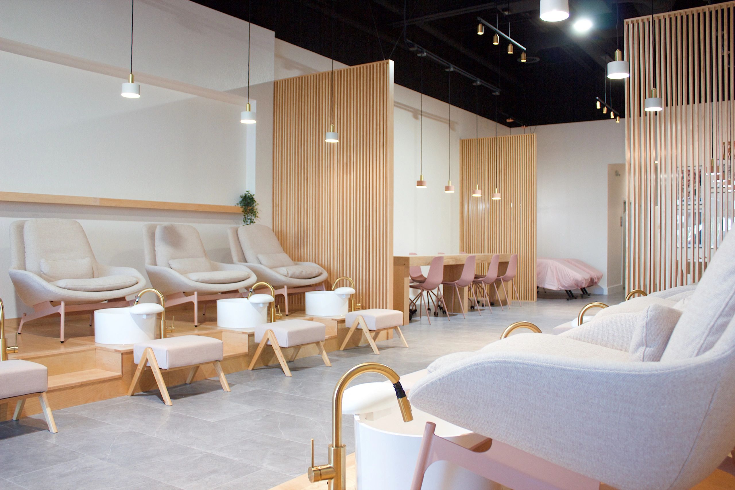 Pinky & Co. Nail Salon, Lash Extensions