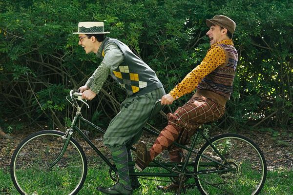Frog and Toad riding bicycle
📸: @adrianvanstee