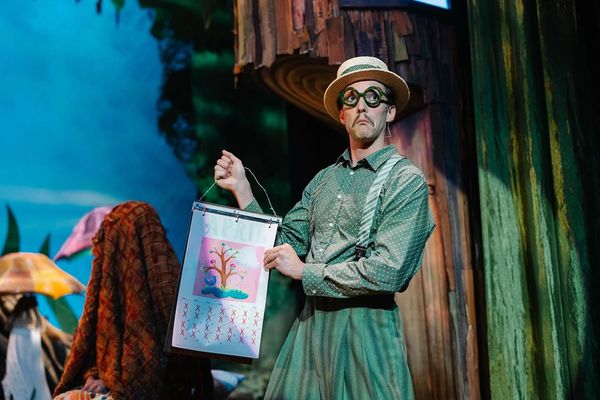 Alex Hatcher as Frog in the show "A Year with Frog and Toad" at Asolo Rep