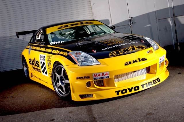 2002_Nissan_350Z_DriftslashRoad_Race_Car.jpg