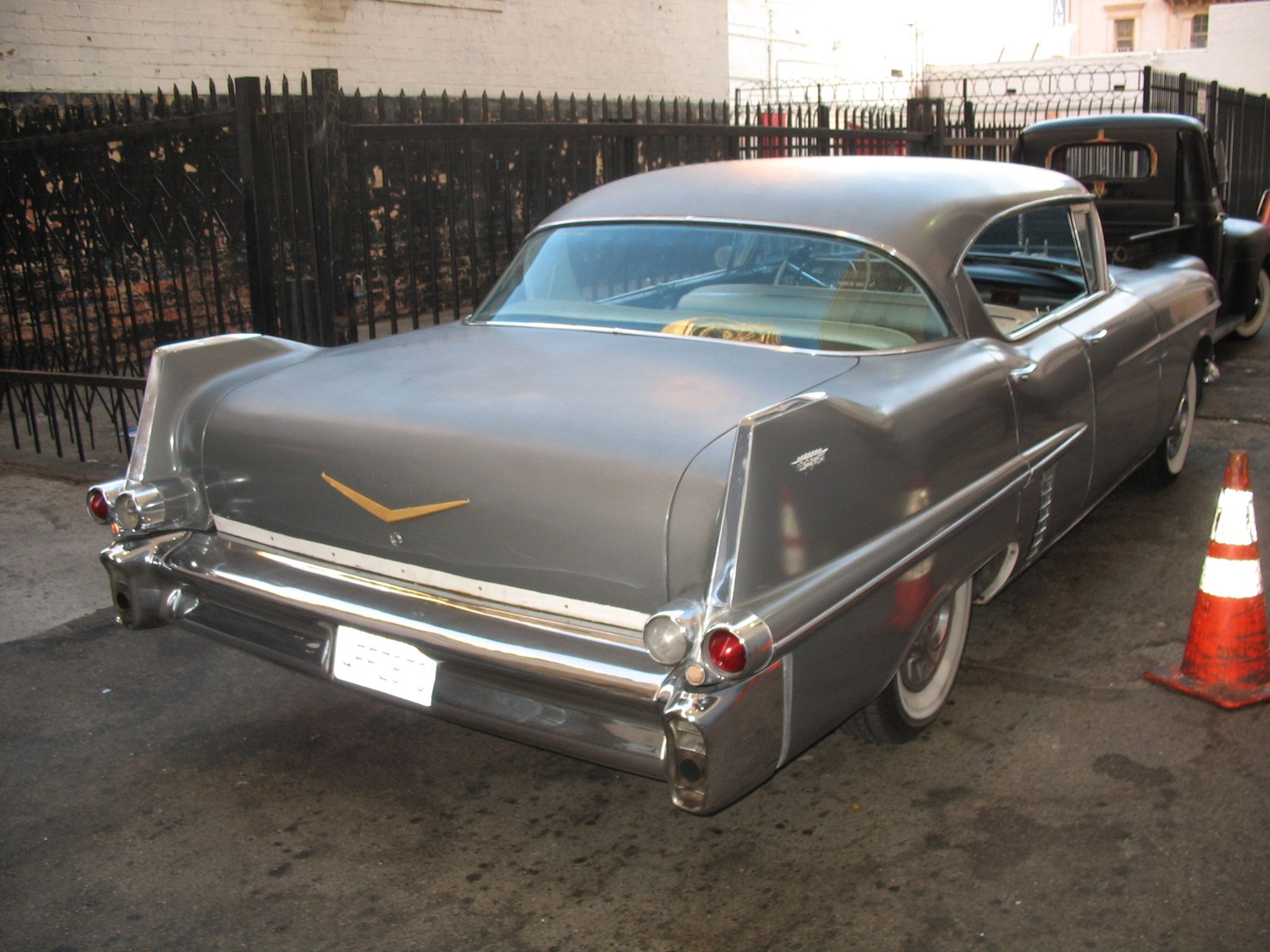 57_cad_sedan_Grey_4.JPG