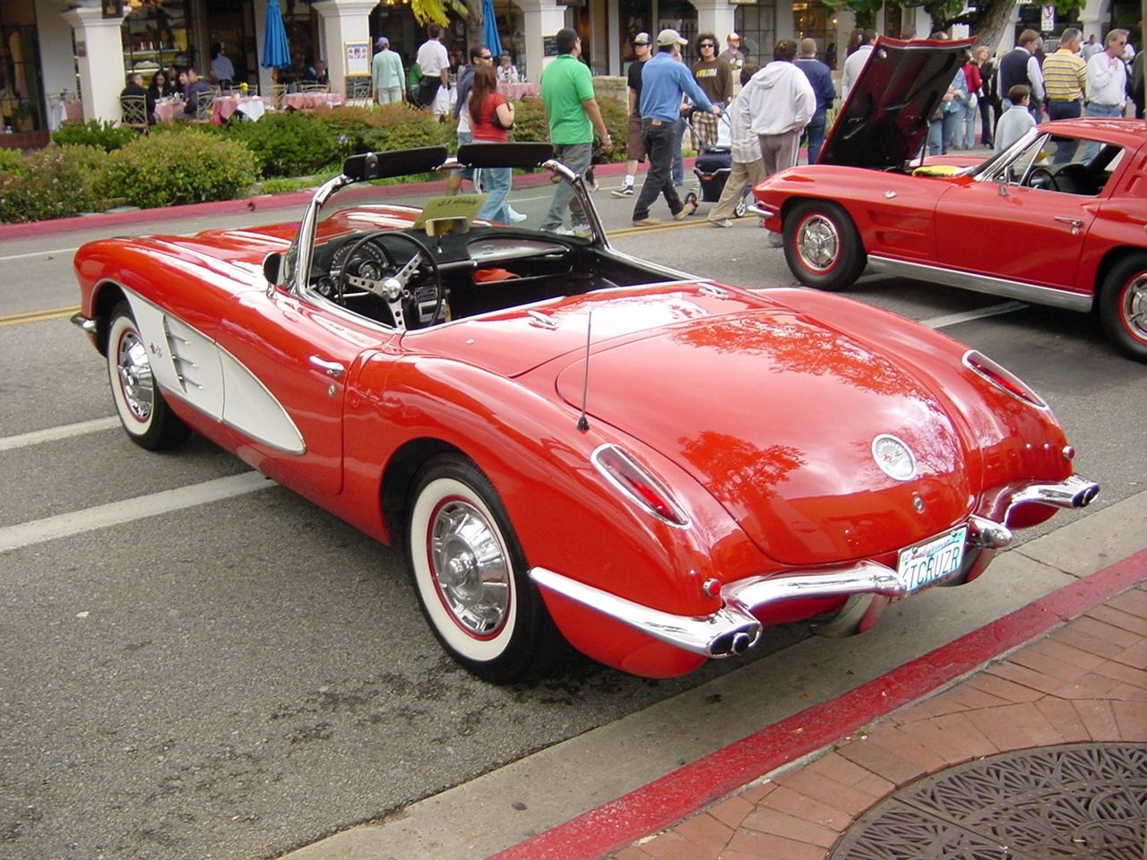 Corvette_1960_Rd_Blk_int_At_Trns_II.jpg