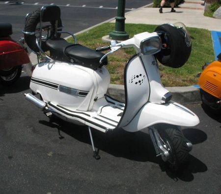 Lambretta_1978_White_1.jpg