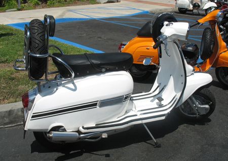 Lambretta_1978_White_2.jpg