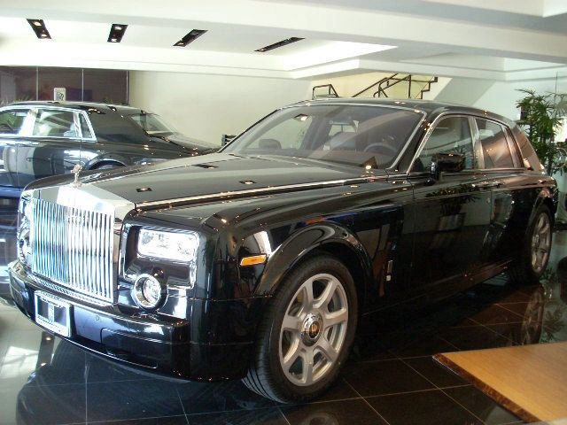 RR_Phantom_08_BLK_1.jpg