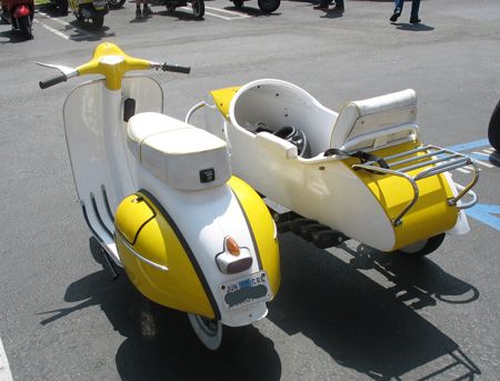 Vespa_1969_Sidecar_YLWnWHT_4.jpg