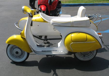 Vespa_1969_Sidecar_YLWnWHT_5.jpg