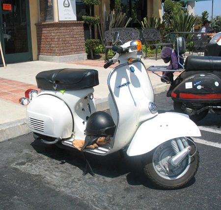 Vespa_1974_Blanco_1.jpg