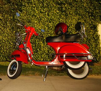 Vespa_1979_RED_chrmNlts_.jpg