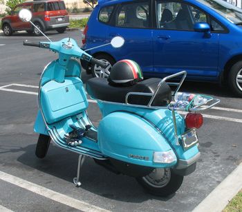 Vespa_1980_Turq_2.jpg