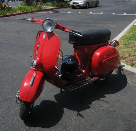 Vespa_1_vintage_Red_1.jpg