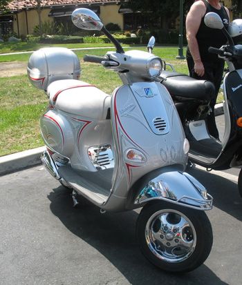 Vespa_2003_SLVR_pinstriped.jpg