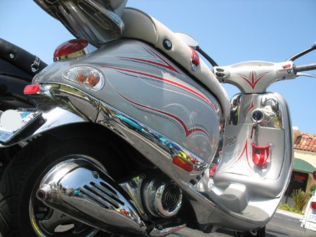 Vespa_2003_SLVR_pinstriped_3.jpg