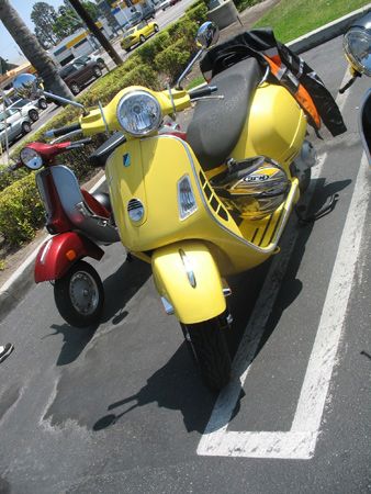 Vespa_2007_YLW_1.jpg