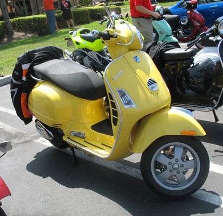 Vespa_2007_YLW_2.jpg