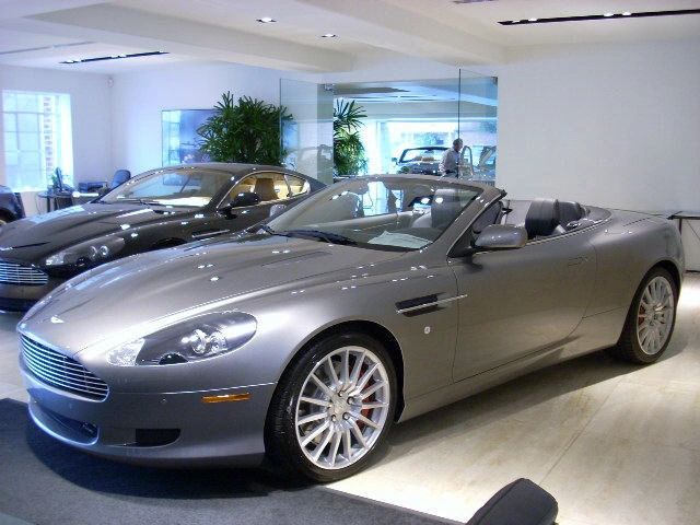 aston_Martin_DB9_vlnte_Cnv_08_Sl.jpg