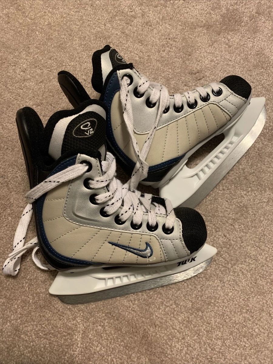 Nike Quest V2 Ice Hockey Skates Size Y8D Pre Owned
