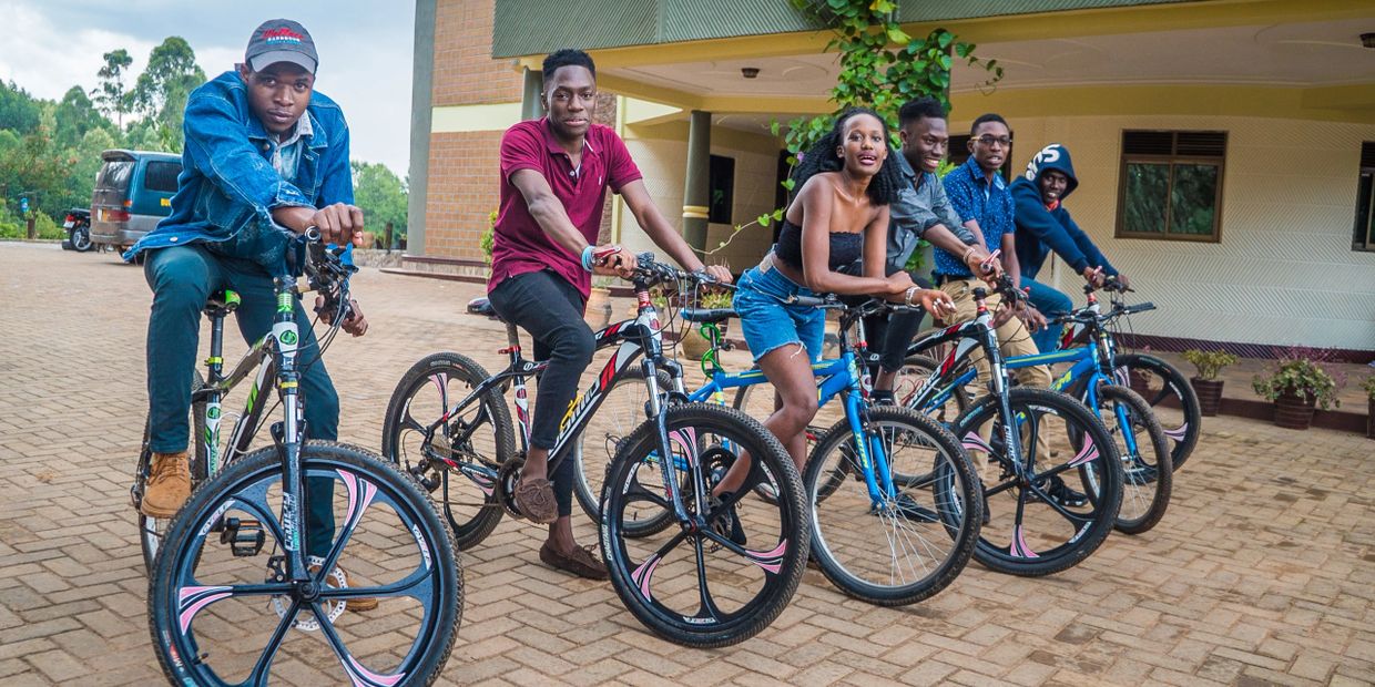 cycling bike tour lake bunyonyi