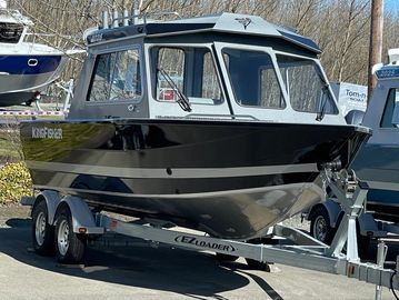 Marine repair services
Boat repair
Marine maintenance
Boat maintenance services
Marine engine repair