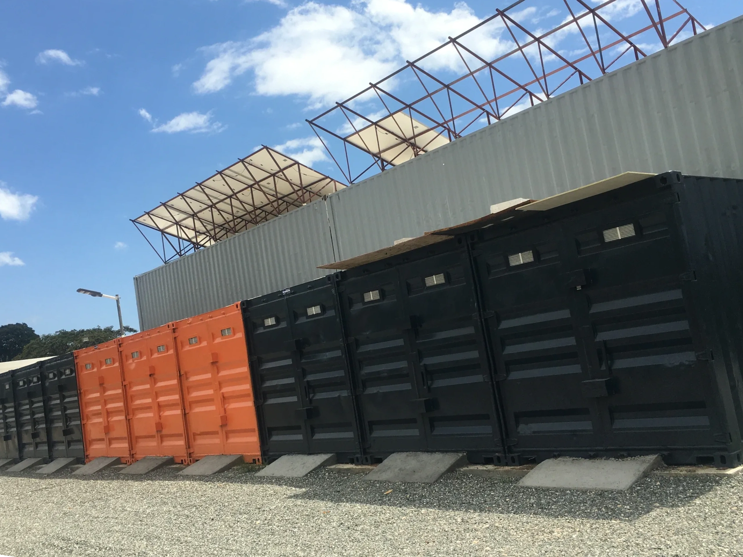 10-foot, 5 foot and 20-foot self-storage containers in Kingston Jamaica