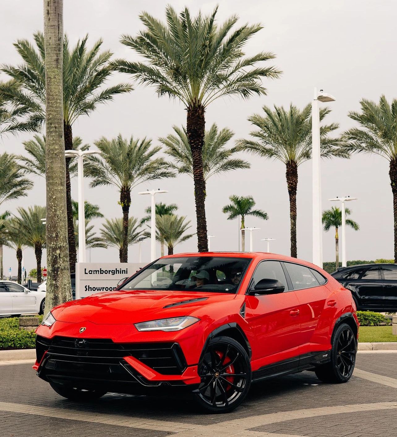 2024 Lamborghini Urus S Red