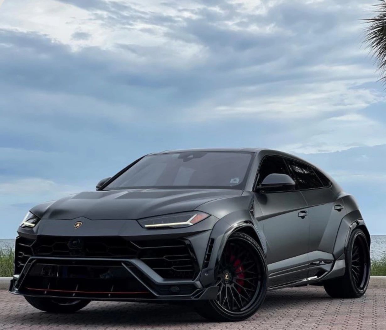 2024 Lamborghini Urus Widebody Grey