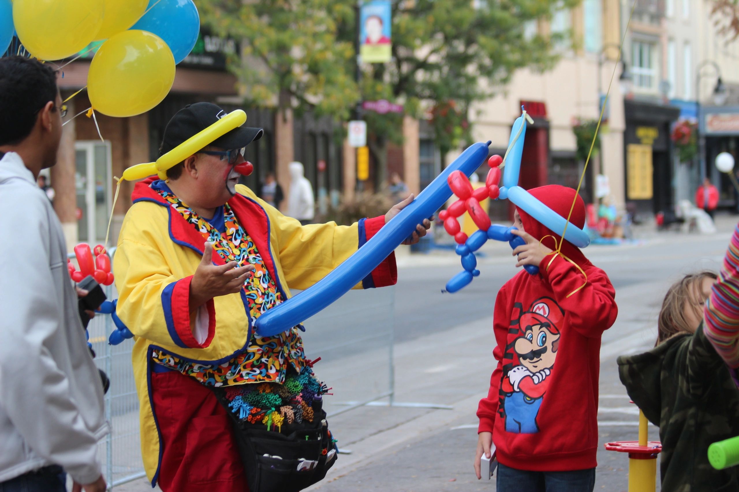 Halaloo Balloon Animals, Balloon Entertainment, Entertainer