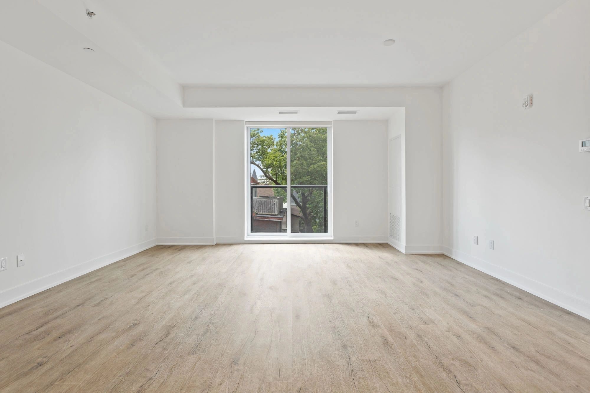 virtually staged living room before 