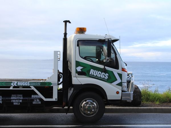 Ruggs Towing Service Illawarra | Tilt Tray Tow Truck | Call 0451 986 985