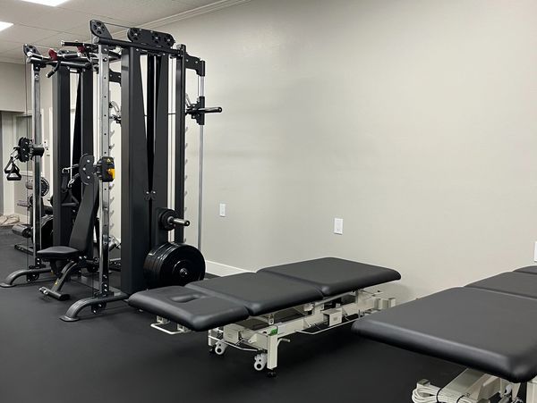treatment tables for manual therapy, Tarzana Physical therapy clinic near me, physiotherapia 
