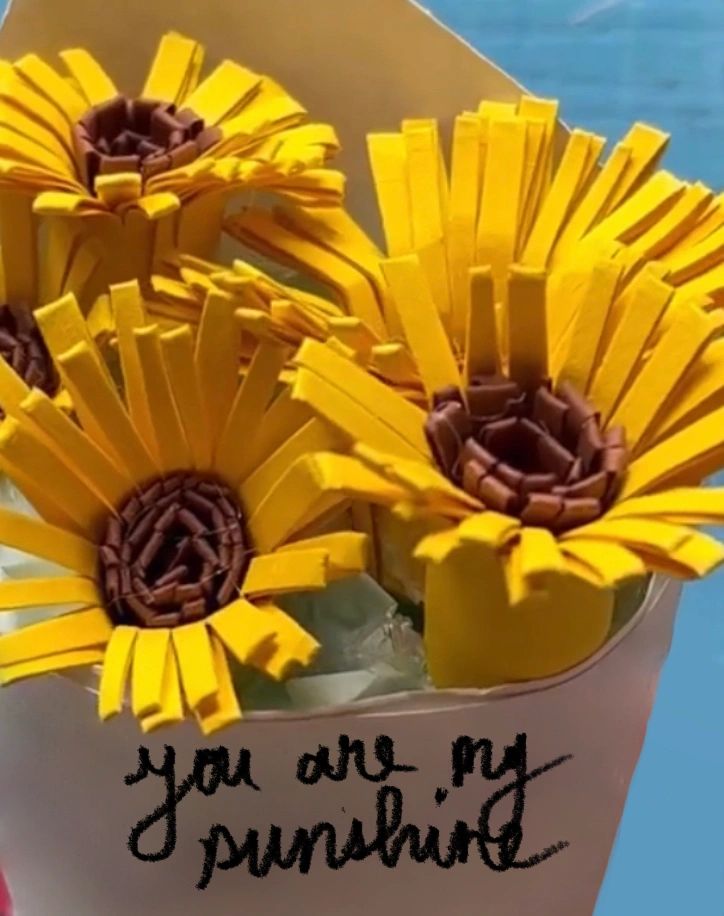 Craft Paper Sunflower Bouquet: Adding Life and Color to Cards