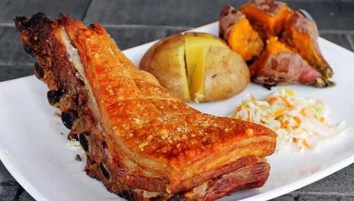 Servicio de Panceta, Papas, Ensalada y Cremas