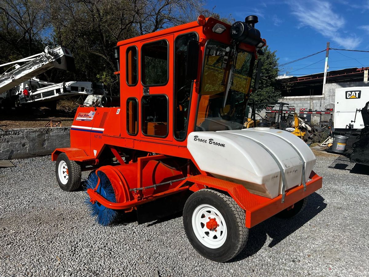 Barredora de carretera Broce Broom RJT350 Año 2014
