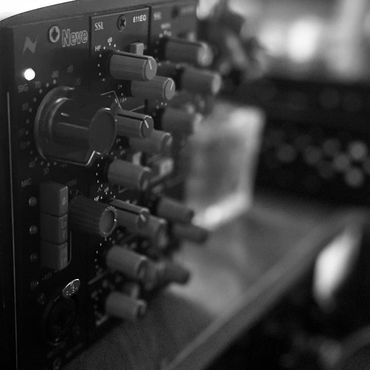 1st half of vocal chain:
Pre amp: Neve 1073
EQ: SSL 611 eq
Compressor: SSL 611 Dy