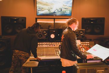 Writer: Phillipe Bianco
Engineer: Crommatic˚
Studio: Blakeslee