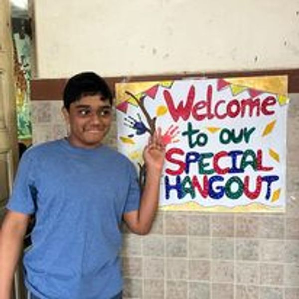 Special Hangout volunteers