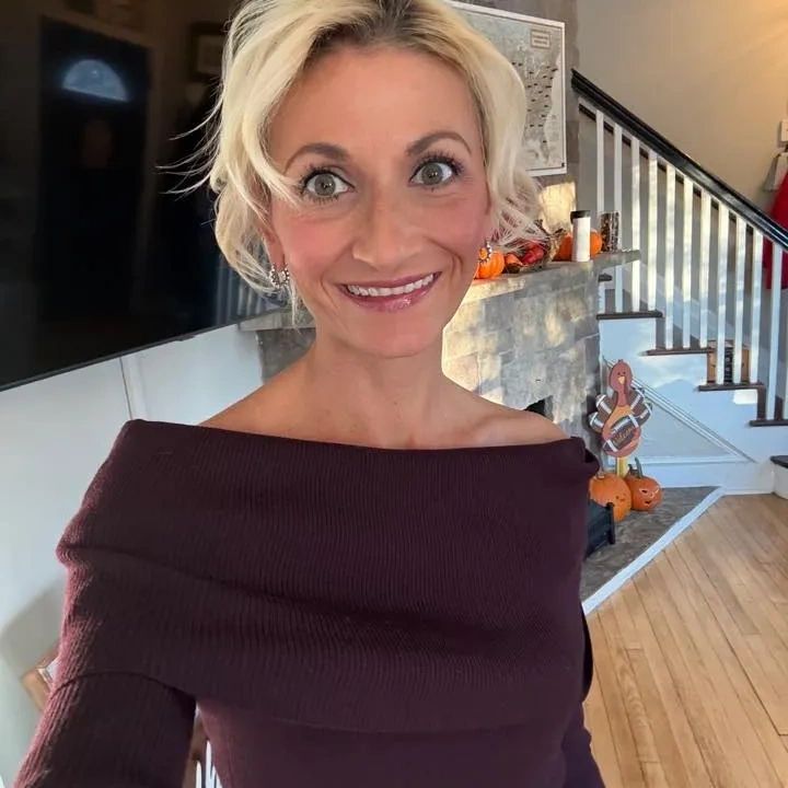 writer
novelist
author
